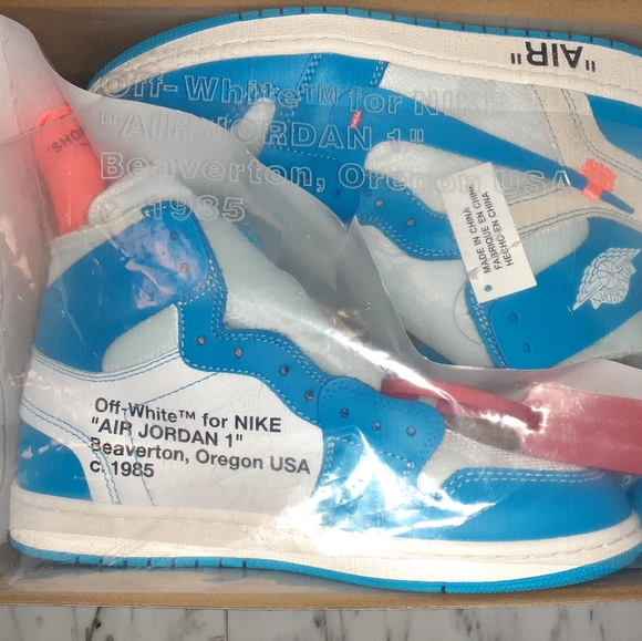 AIR JORDAN 1 OFF-WHITE UNC - Picture 10 of 16